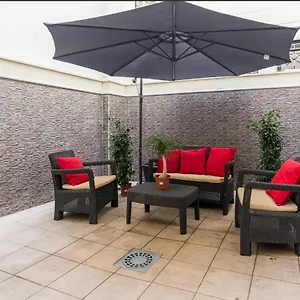 Apartamento Mabb-quiet With Private Patio Walking Distance To Downtown, Málaga